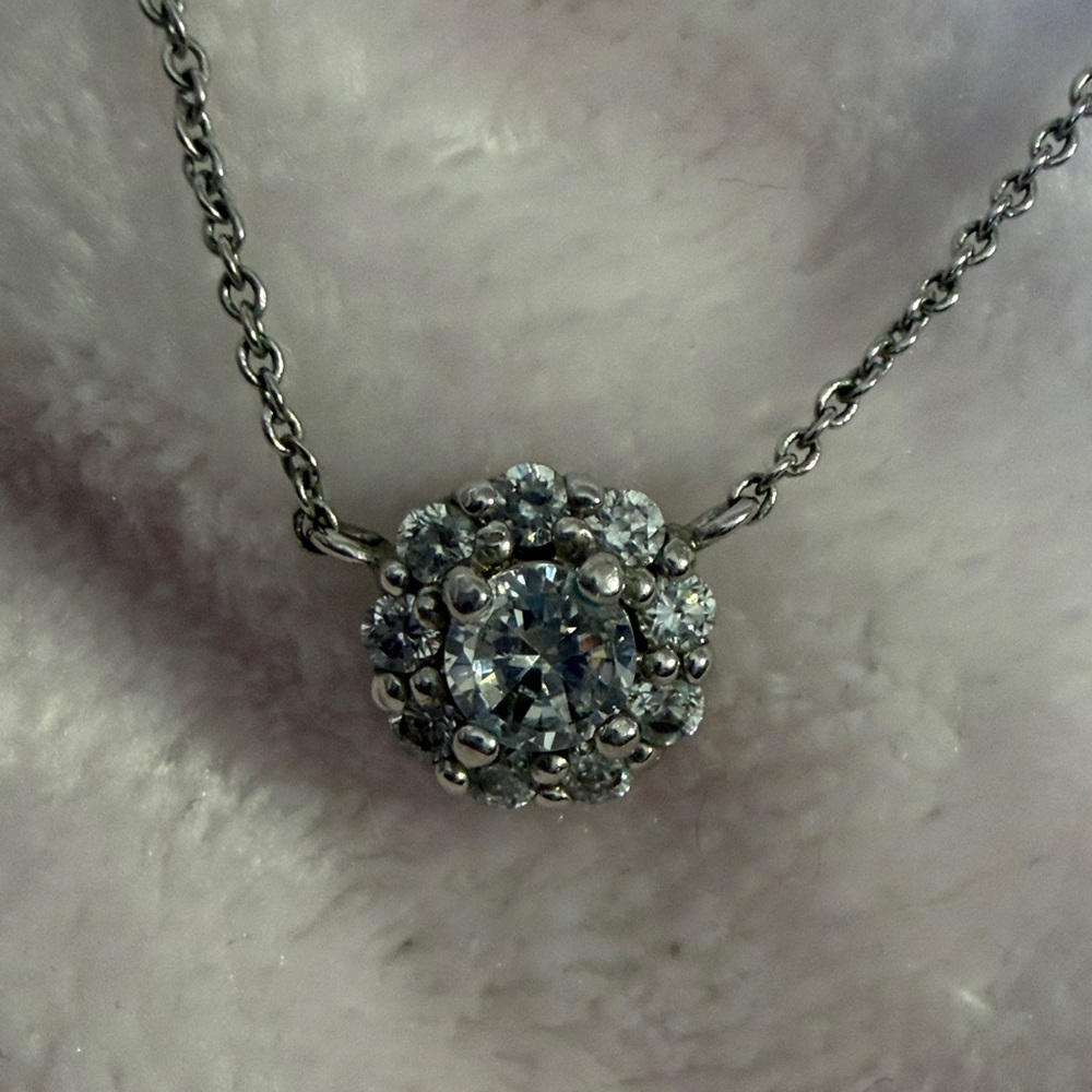 Dazzling Clear Crystal Cluster Silver Toned Pendant Necklace - Picture 6 of 9